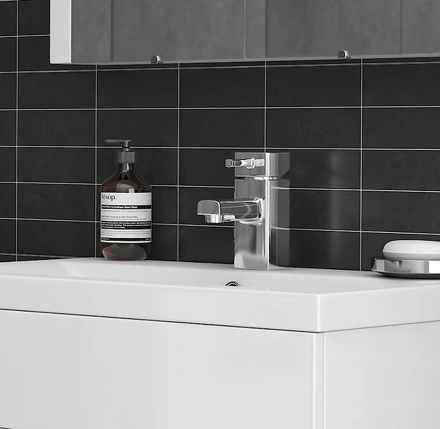 Neo Minimalist Basin And Bath Shower Mixer Taps - Chrome 5 Neo Minimalist Basin And Bath Shower Mixer Taps - Chrome - Image 3